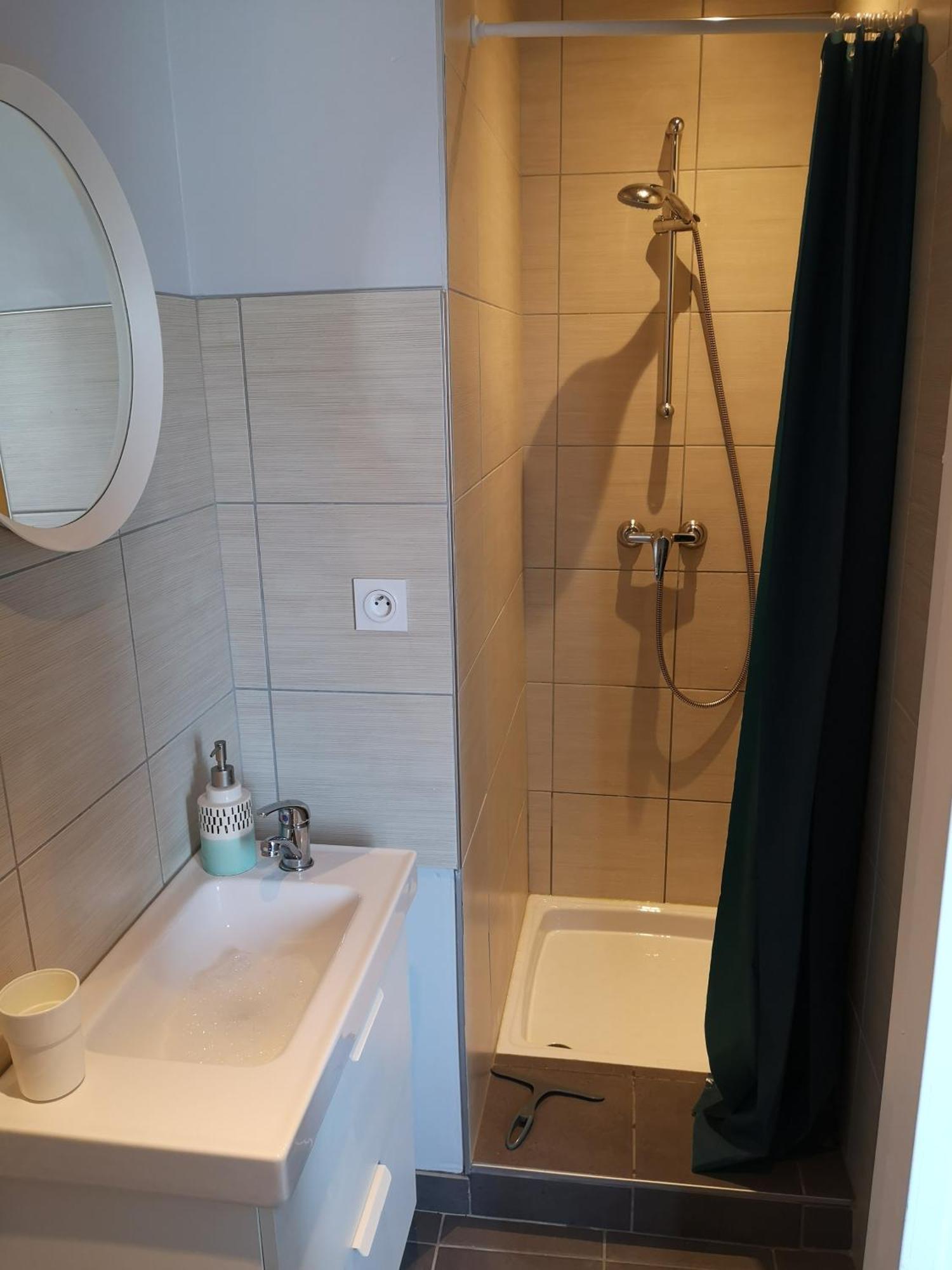 Immeuble La Doa - Proches Hôpital Nord Appartement